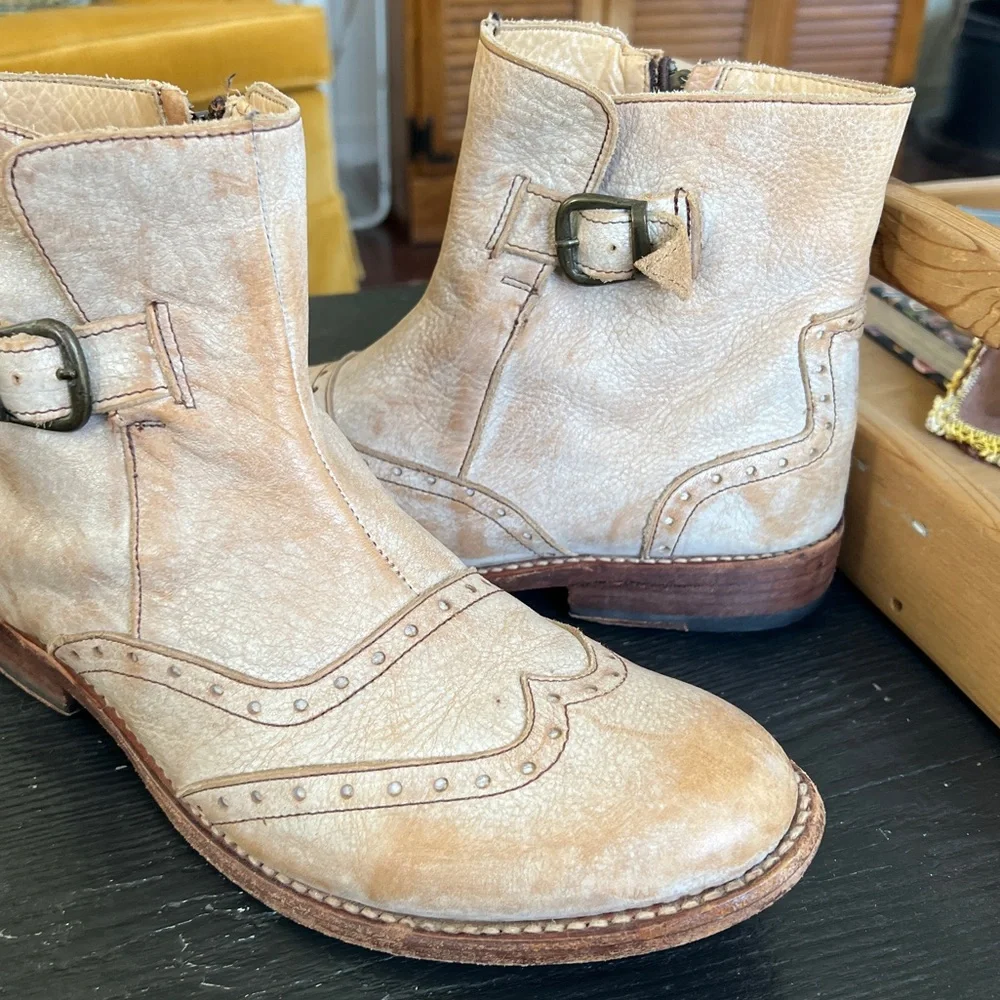 BED|STU Beige Leather Ankle Booties with Buckle Detail